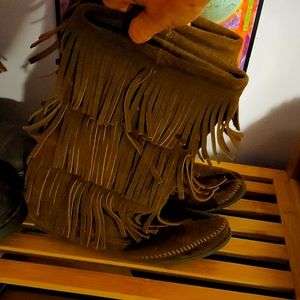 Minnetonka fringe boots